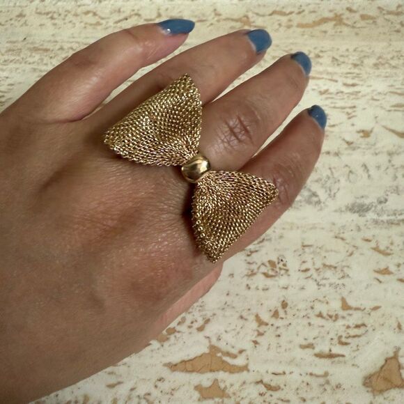 Adjustable mesh bow statement ring - Picture 9 of 9